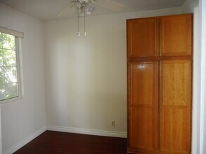 4267 Van Nuys Blvd in Sherman Oaks, CA - Foto de edificio - Building Photo