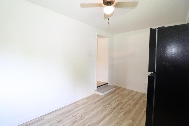 21 Larue St in Reeds Spring, MO - Building Photo - Building Photo