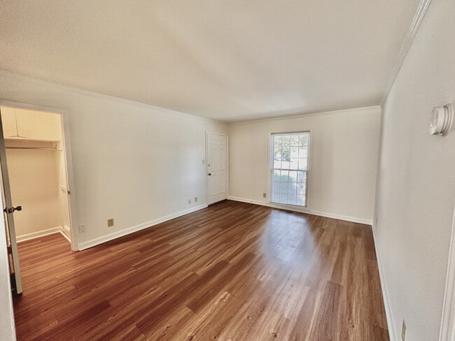 Elmhurst in Charlotte, NC - Building Photo - Building Photo