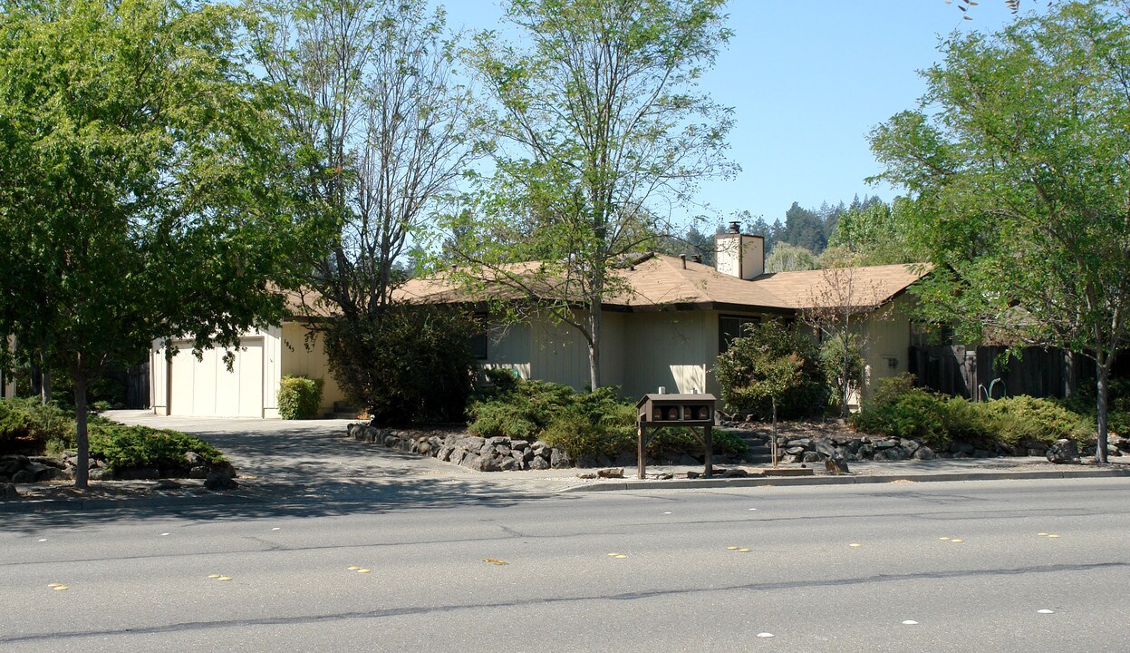 1841 Mission Blvd in Santa Rosa, CA - Building Photo