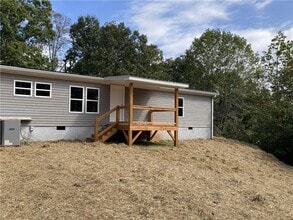 99 Strawberry Ln in Dahlonega, GA - Foto de edificio - Building Photo