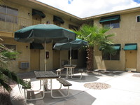 Kyle House Apartments in Las Vegas, NV - Foto de edificio - Building Photo