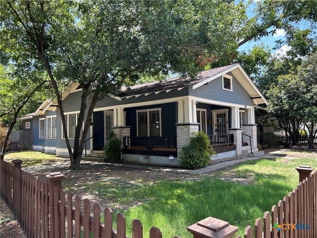 property at 709 W Coll St