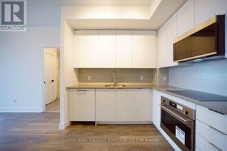2481-2481 Taunton Rd in Oakville, ON - Building Photo - Building Photo