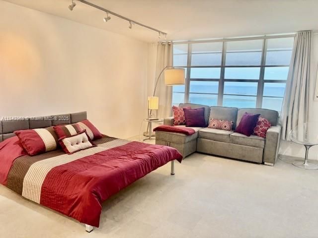 100 Lincoln Rd in Miami Beach, FL - Building Photo - Building Photo