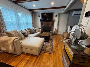 448 Spruce Brook Rd in Southbury, CT - Building Photo - Building Photo