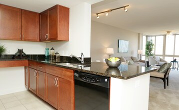 Parc Rosslyn Apartments in Arlington, VA - Foto de edificio - Interior Photo