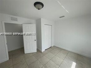 1285 NW 59th St in Miami, FL - Building Photo - Building Photo