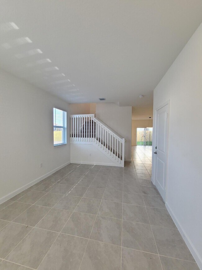 12725 NW 24th Ave in Miami, FL - Building Photo - Building Photo