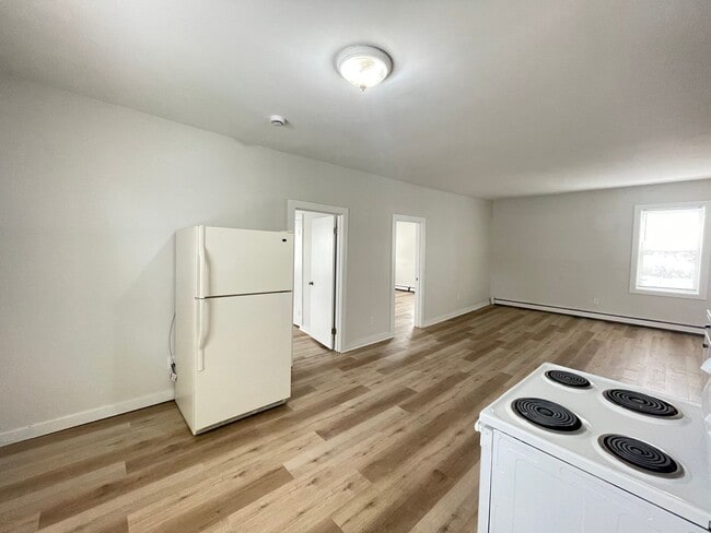 124 Beech St in Manchester, NH - Building Photo - Building Photo