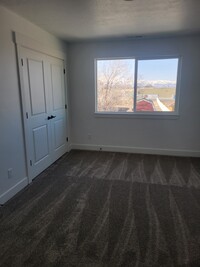 733 N 160 E in Tooele, UT - Building Photo - Building Photo