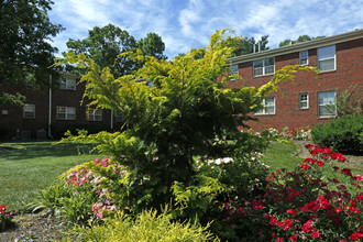 Madison Arms in Old Bridge, NJ - Foto de edificio - Other