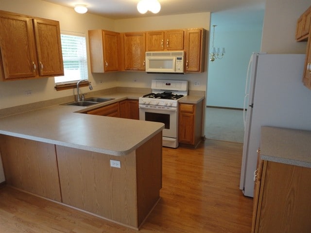 823 N Commonwealth Ave in Aurora, IL - Building Photo - Building Photo