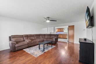 3930 Beechwood Dr in Bellbrook, OH - Foto de edificio - Building Photo