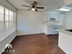 3624 Parkridge Dr in Dallas, TX - Building Photo - Building Photo