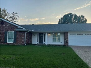 8908 Stoney Hedge Dr in Fort Smith, AR - Building Photo - Building Photo