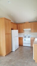 6020 Landmark Ln in Eugene, OR - Building Photo - Building Photo
