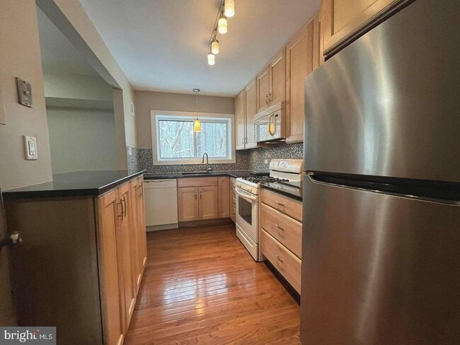 property at 10619 Weymouth St