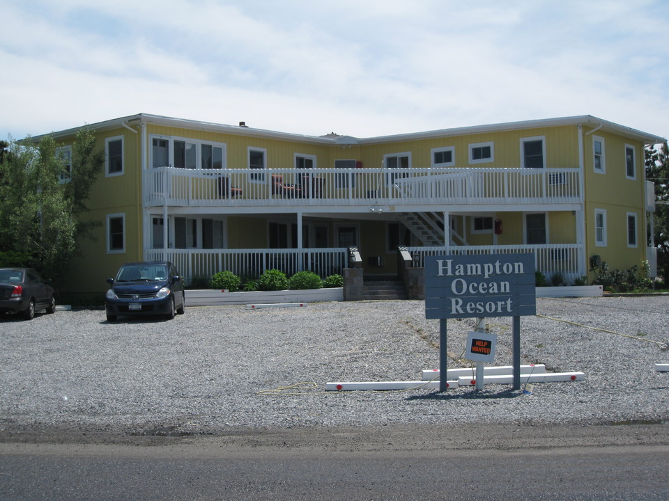 38 Dune Rd in Westhampton Beach, NY - Building Photo