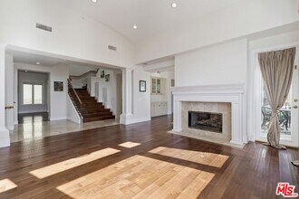 16673 Cll Haleigh in Los Angeles, CA - Foto de edificio - Building Photo