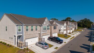 Carlton Crossing in Loganville, GA - Building Photo - Building Photo