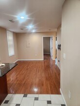 352 WOODLAWN Ave in Jersey City, NJ - Building Photo - Building Photo