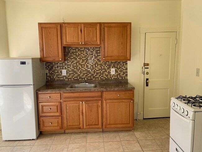 5 Myrtle St, Unit 10 in Boston, MA - Building Photo - Building Photo