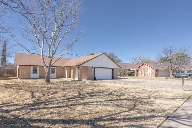 1227 Roanoke Dr in Odessa, TX - Building Photo - Building Photo