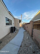 1535 Wallace St, Unit 213 in Simi Valley, CA - Building Photo - Building Photo