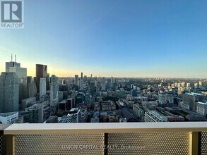 55 Cooper St in Toronto, ON - Building Photo - Building Photo