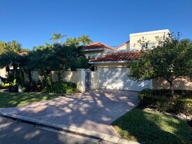 333 Pelican Way in Delray Beach, FL - Building Photo