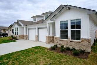 1129 Stone Vly Rd, Unit B in Temple, TX - Foto de edificio - Building Photo