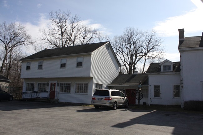 1380 Route 44