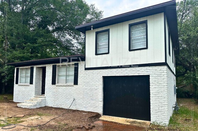 property at 5601 Evelyn Ave