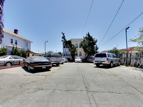 1422 44th Ave in Oakland, CA - Building Photo - Other