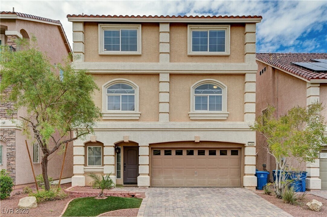 7251 S Bronco St in Las Vegas, NV - Building Photo