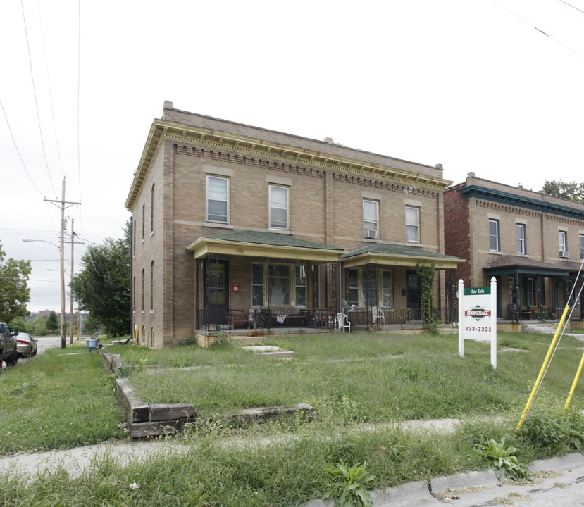 Hanscom Place in Omaha, NE - Building Photo