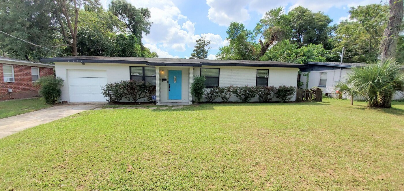 6304 Eastwood Ln in Jacksonville, FL - Building Photo