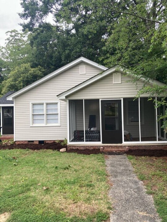 1031 College Ave Ext in Rock Hill, SC - Building Photo