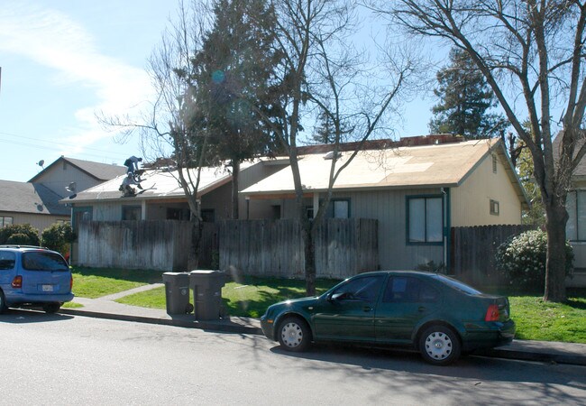 2571 Kenton Ct in Santa Rosa, CA - Building Photo - Building Photo