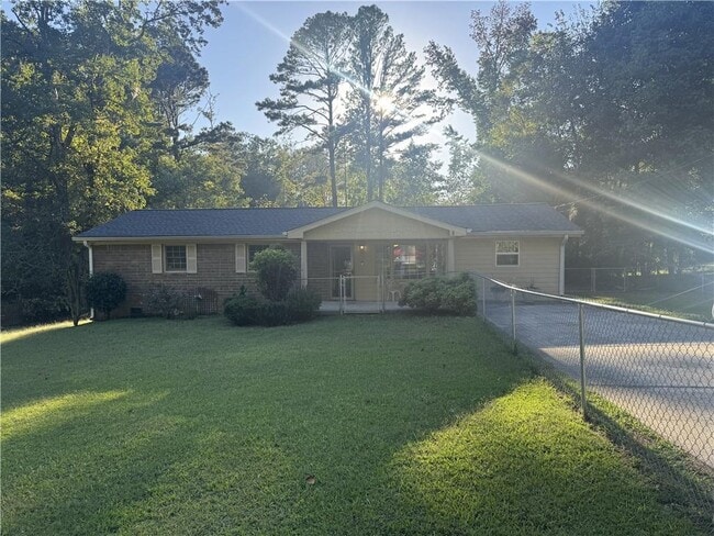 2016 Cleburne Pkwy in Powder Springs, GA - Building Photo - Building Photo