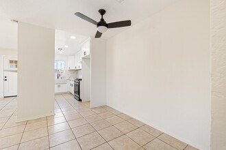 13725 Nahum Dr in Desert Hot Springs, CA - Foto de edificio - Building Photo
