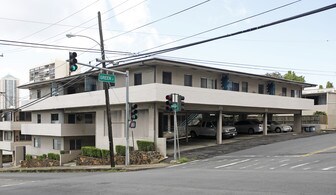 The Towers Apartments in Honolulu, HI - Building Photo