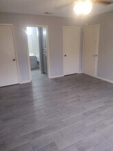 529 Broad St in Chandler, TX - Building Photo - Building Photo