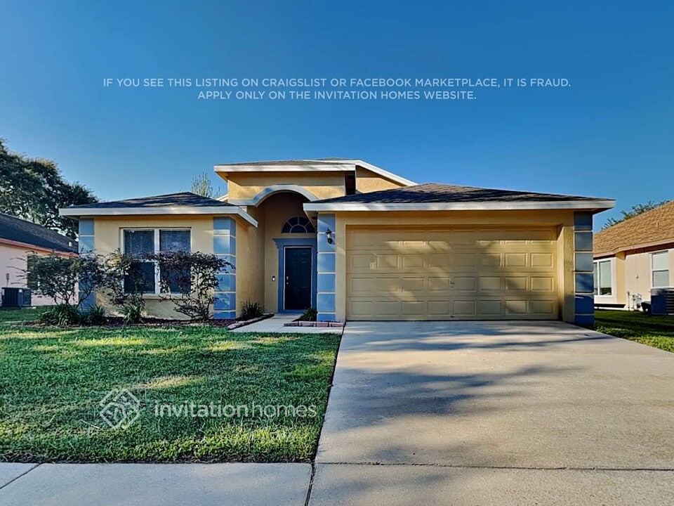 28418 Meadowrush Way in Zephyrhills, FL - Building Photo