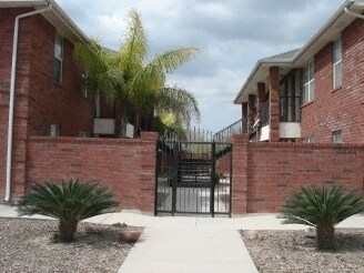 Shady Oaks in Rio Grande City, TX - Foto de edificio