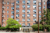 The Crestwood in Rego Park, NY - Foto de edificio - Building Photo