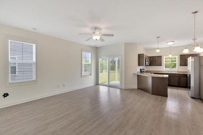 282 Currituck Dr in Holly Ridge, NC - Building Photo - Building Photo