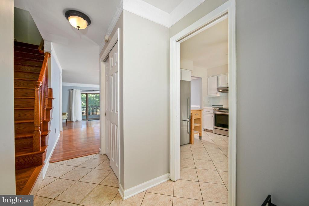 723 Kings Croft Dr in Cherry Hill Township, NJ - Building Photo