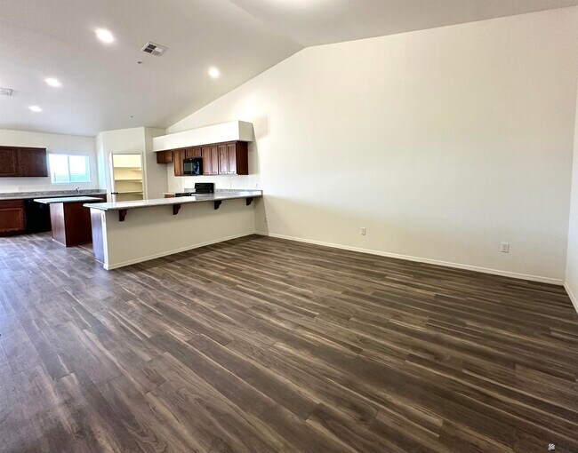 3731 S Desert Sky Dr in Yuma, AZ - Building Photo - Building Photo